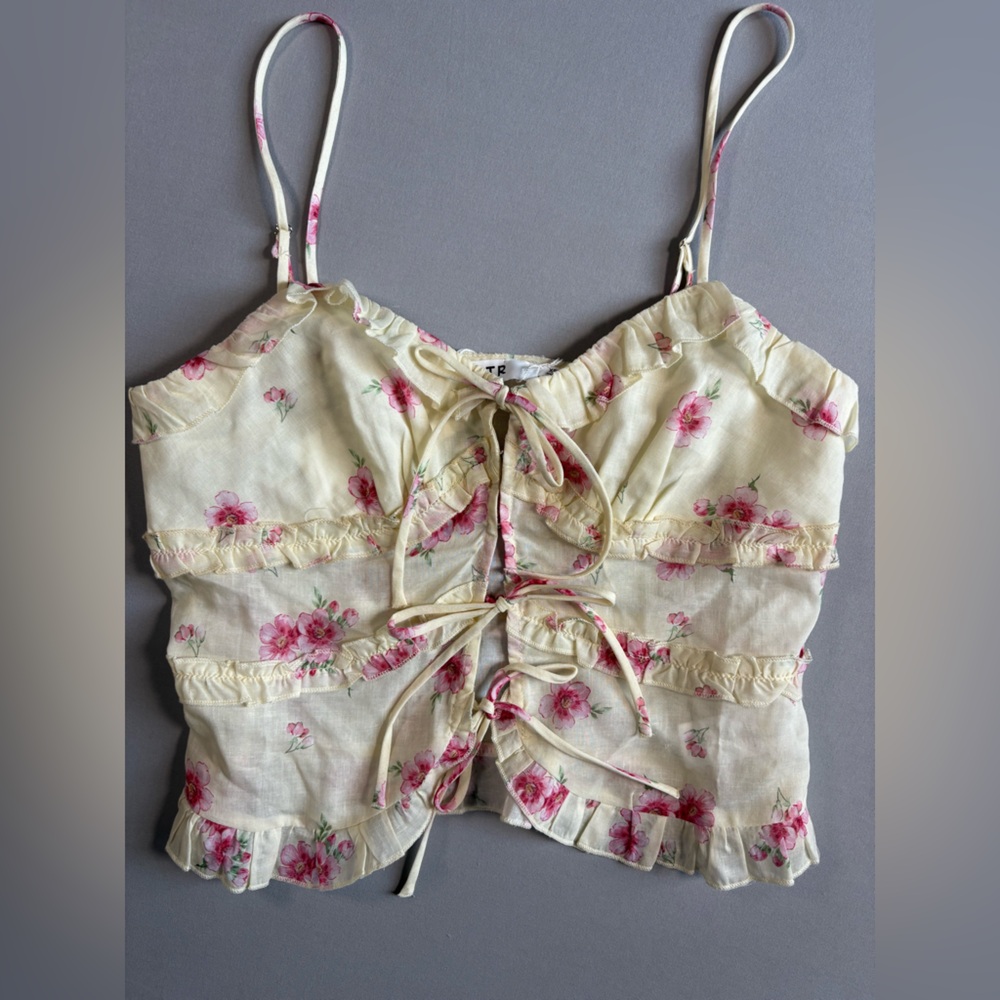 ASTR Floral Ruffle Tie-Front Cami with Pink Blooms/Butter Yellow Coquette NWT - Picture 3 of 10
